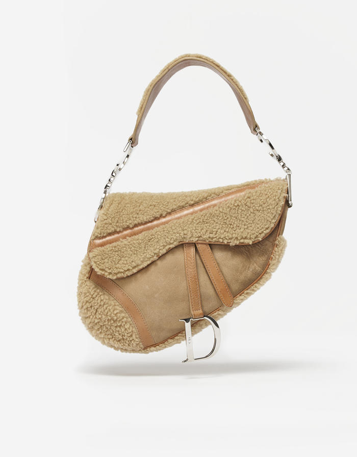 Dior_Saddle_Shoulder_Shearling_Beig