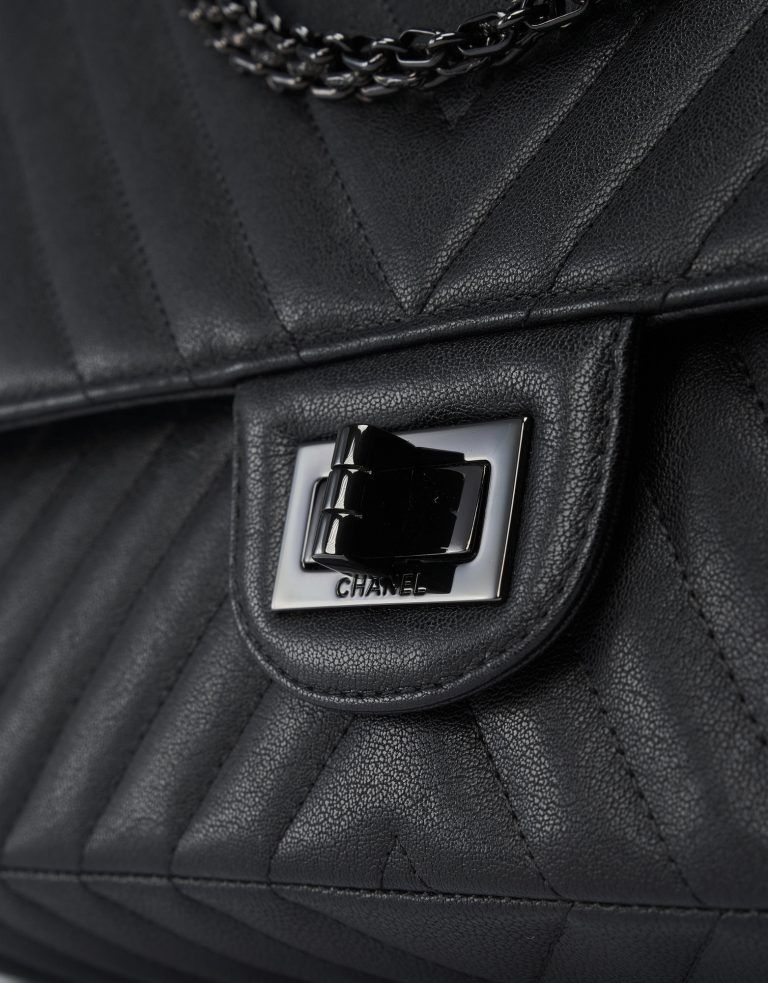 189 Chanel 255 227 Grained Lamb Black