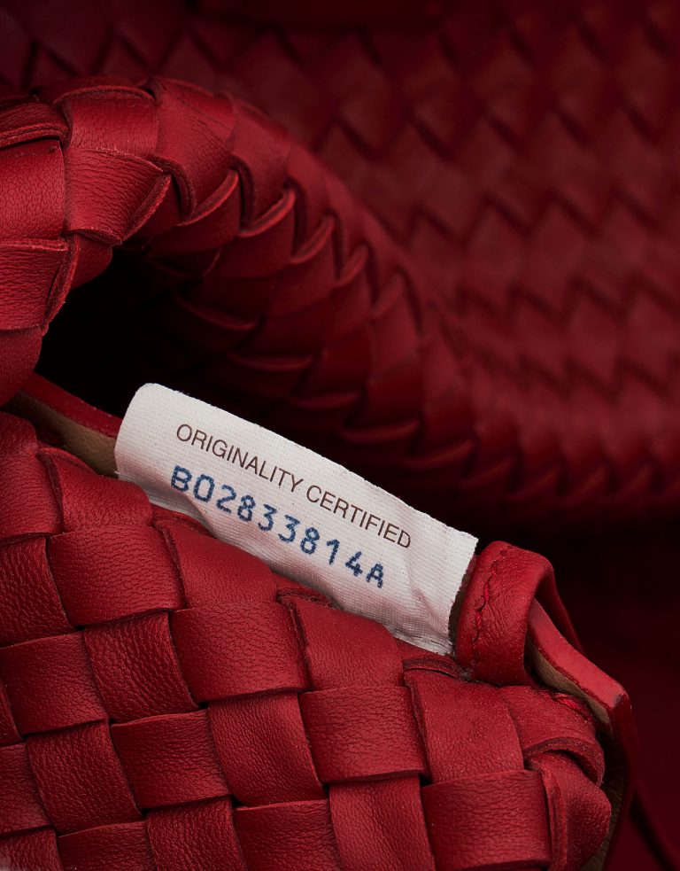 Pre-owned Bottega Veneta bag Cabat Medium Intrecciato Red Red | Sell your designer bag on Saclab.com