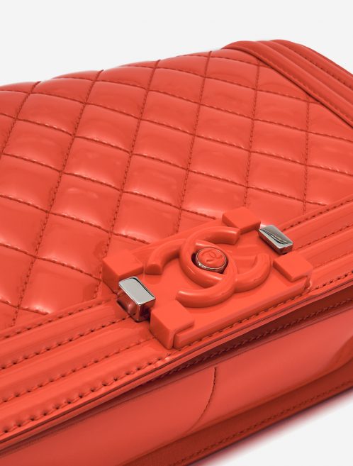 Chanel Boy Bag Medium Patent Leather Coral SACLÀB