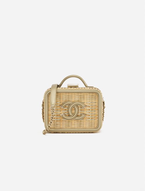 A pre-loved small Chanel Vanity Case in Beige Straw and Gold Leather on SACLÀB