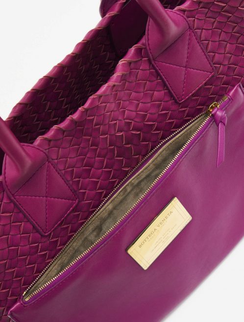 A pre-loved Bottega Veneta Cabat Small Intrecciato Purple on SACLÀB