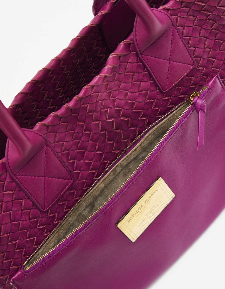 A pre-loved Bottega Veneta Cabat Small Intrecciato Purple on SACLÀB