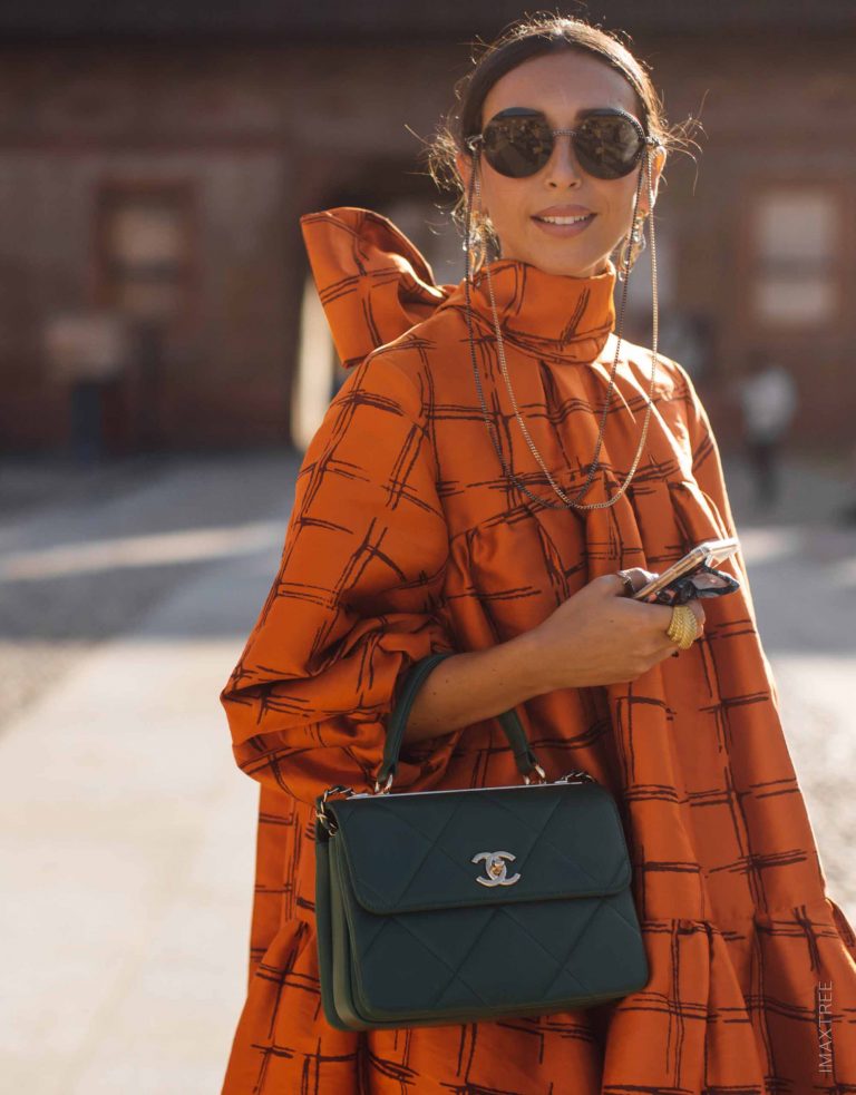 Chanel Black Coco Handle Handbag Streetstyle SACLÀB