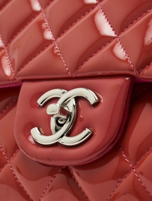 A pre-loved Chanel Timeless Maxi Patent Leather Pink on SACLÀB