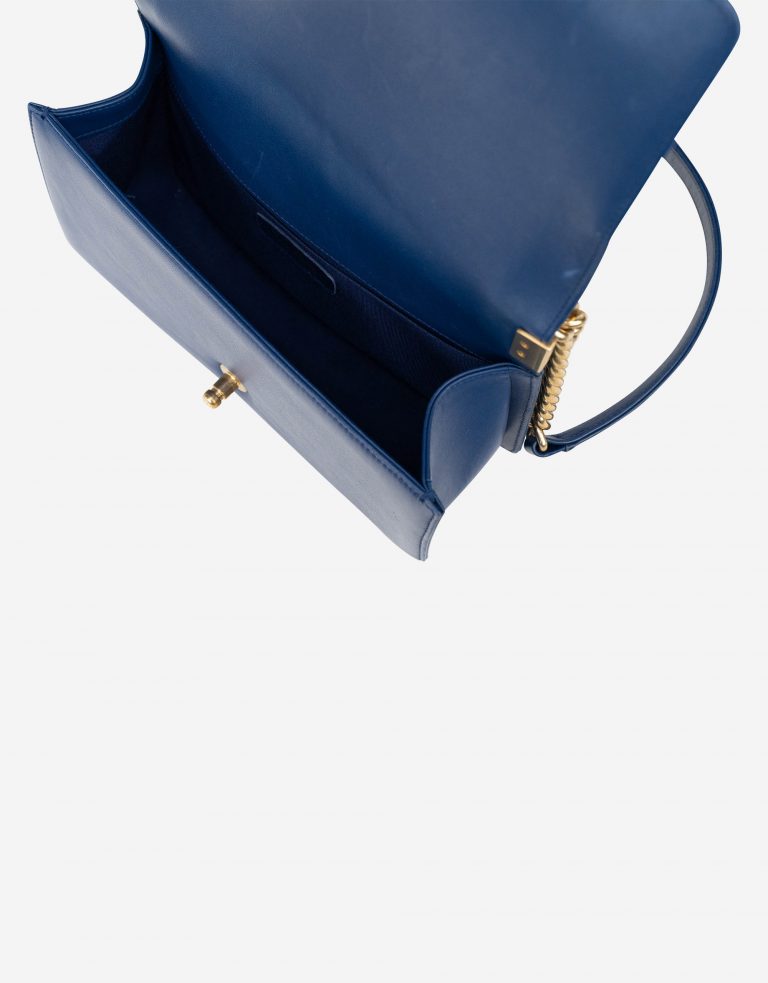 Pre-owned Chanel bag Boy Medium Lamb Blue Blue | Sell your designer bag on Saclab.com