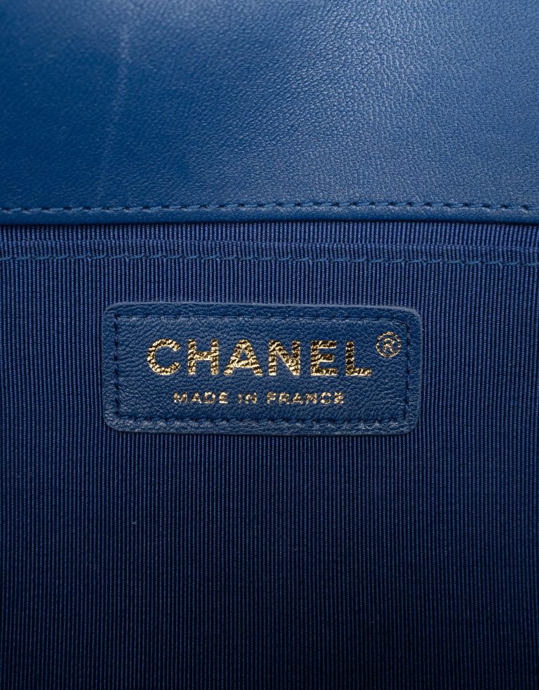 Pre-owned Chanel bag Boy Medium Lamb Blue Blue | Sell your designer bag on Saclab.com