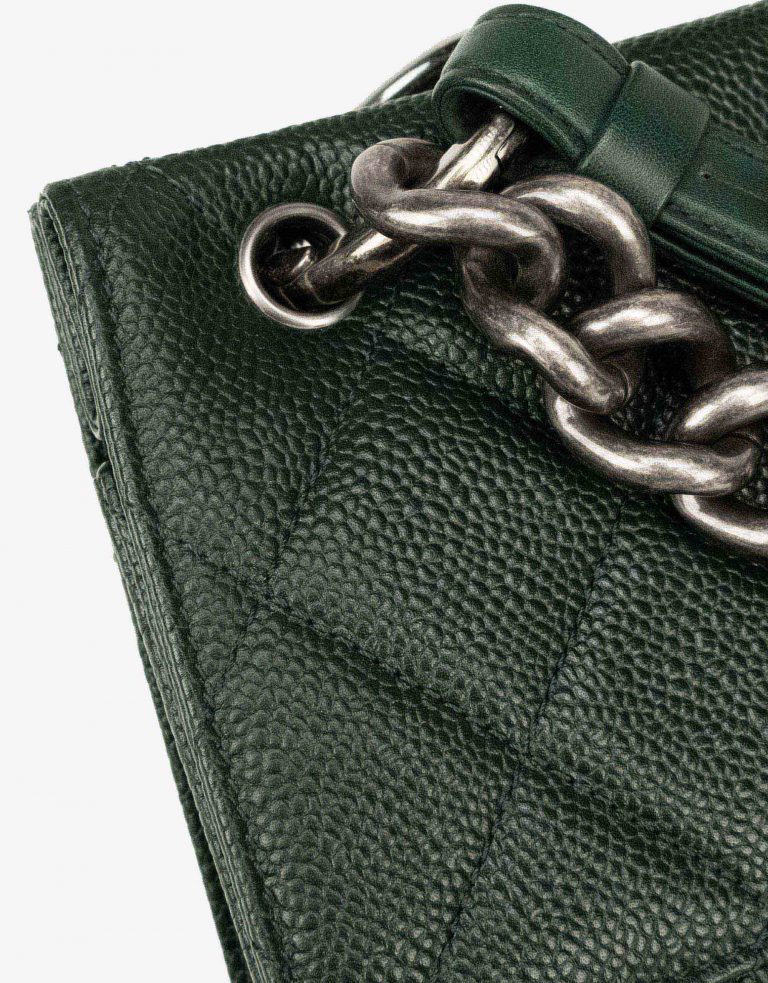 Pre-owned Chanel bag Timeless Large Caviar Green Green | Sell your designer bag on Saclab.com