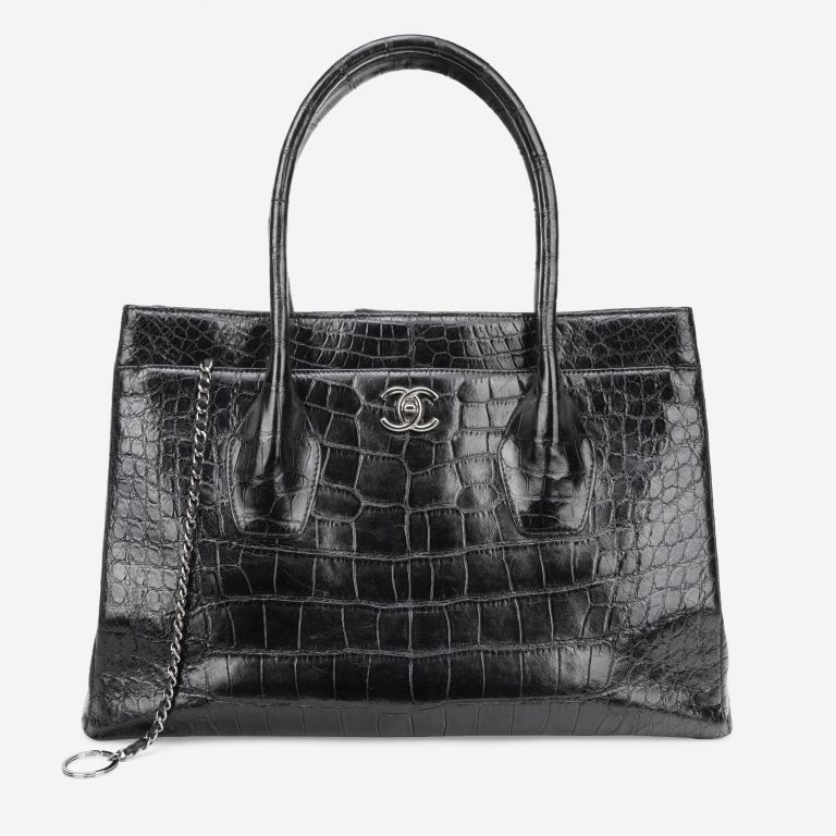 Pre-owned Chanel bag Executive Alligator Black Black | Sell your designer bag on Saclab.com