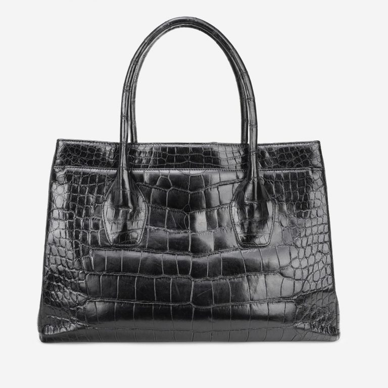 Pre-owned Chanel bag Executive Alligator Black Black | Sell your designer bag on Saclab.com