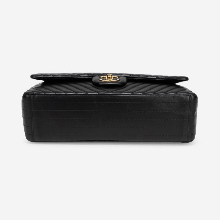 Pre-owned Chanel bag Timeless Maxi Lamb Chevron Black Black | Sell your designer bag on Saclab.com
