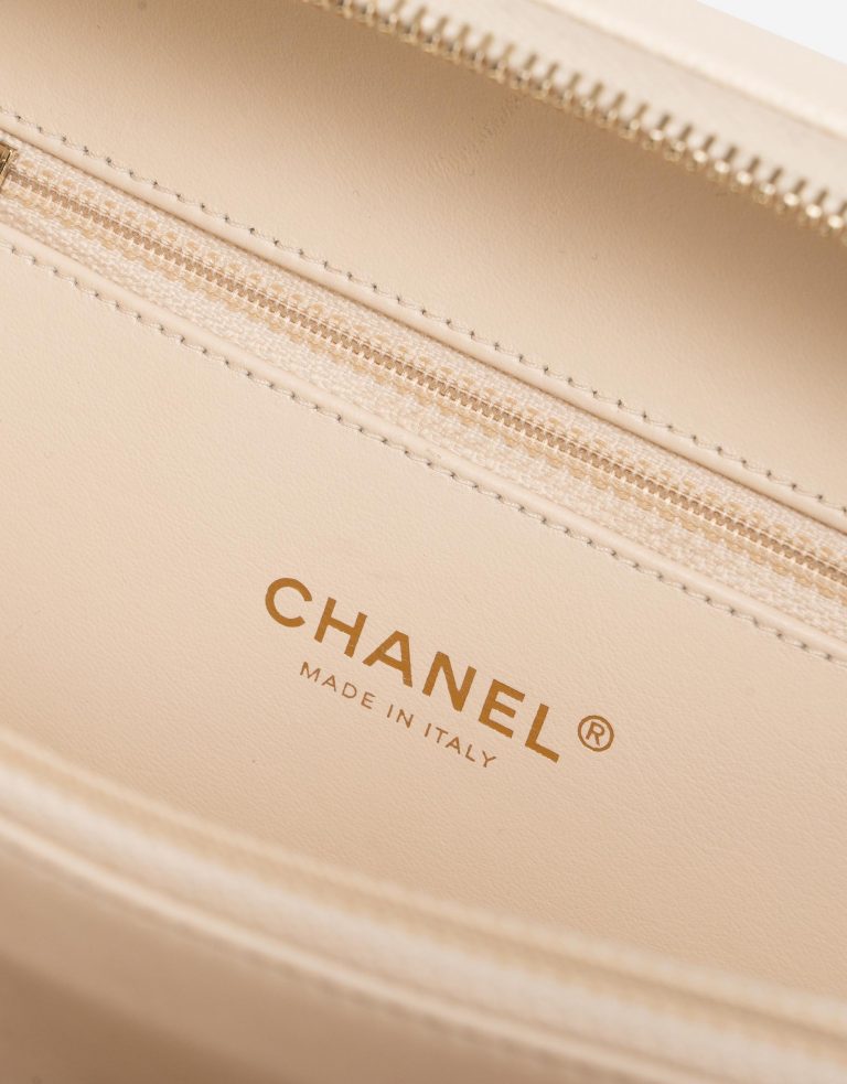 Chanel Vanity Medium Caviar Beige