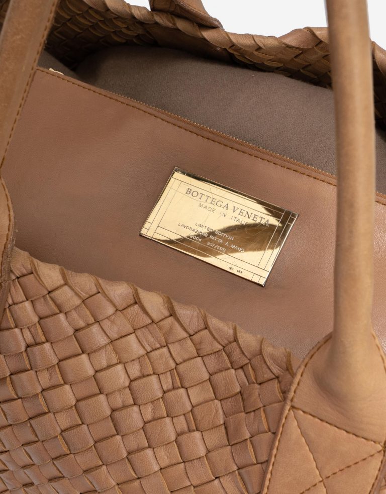 Pre-owned Bottega Veneta bag Cabat Large Intrecciato Camel Brown | Sell your designer bag on Saclab.com