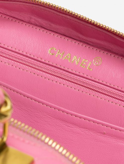 Chanel Vintage Vanity Case Patent Leather Pink Inside