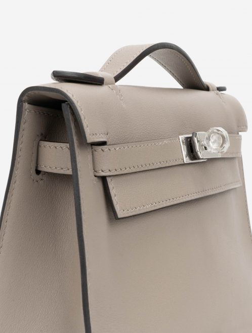 Hermès Kelly Pochette Swift Gris Asphalte Side Perspective