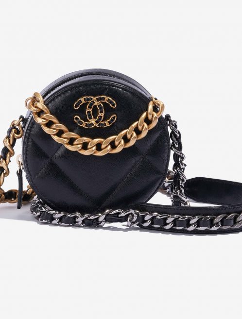 Pre-owned Chanel bag 19 Clutch Lamb Black Black | Sell your designer bag on Saclab.com