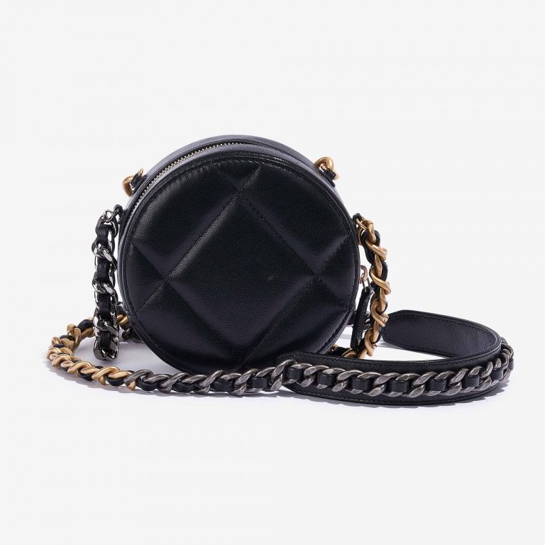 Pre-owned Chanel bag 19 Clutch Lamb Black Black | Sell your designer bag on Saclab.com