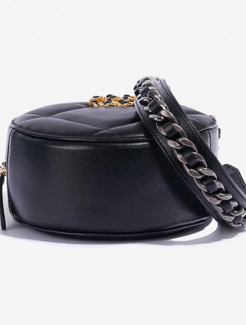 Pre-owned Chanel bag 19 Clutch Lamb Black Black | Sell your designer bag on Saclab.com