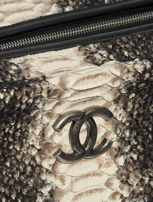 Pre-owned Chanel bag Shopping Tote Python Black / Beige Beige, Black Closing System | Sell your designer bag on Saclab.com