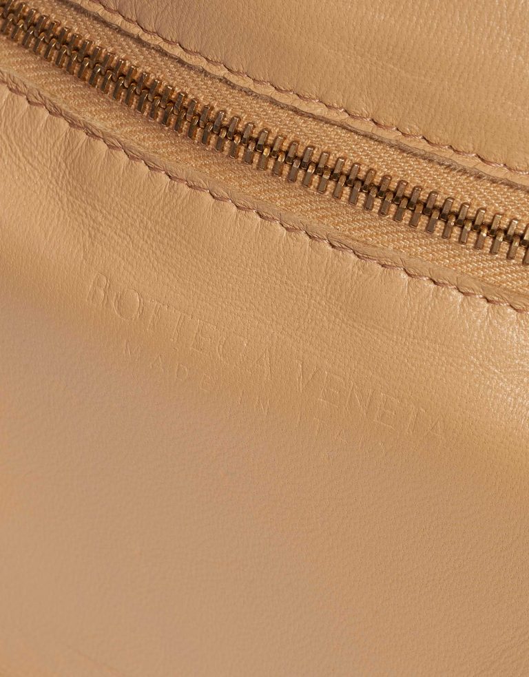 Pre-owned Bottega Veneta bag Cassette Lamb Nude Beige Logo | Sell your designer bag on Saclab.com