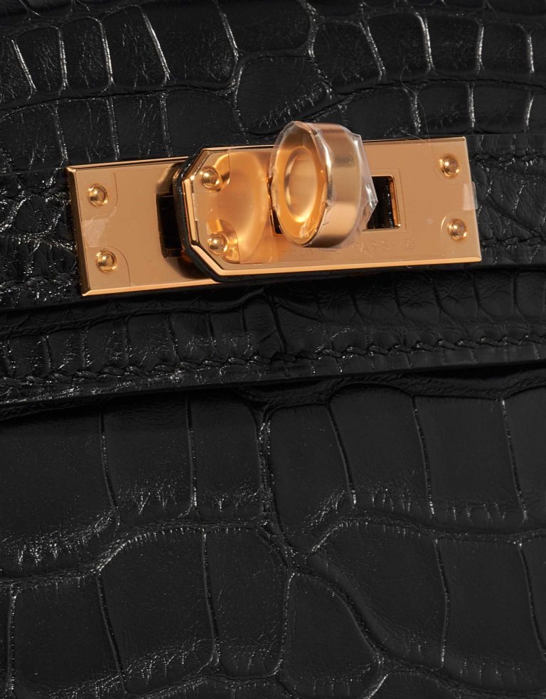Pre-owned Hermès bag Kelly Mini Matte Alligator Black Black Closing System | Sell your designer bag on Saclab.com