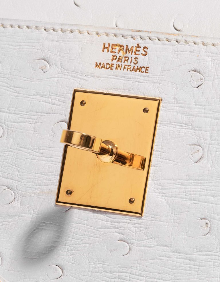 Pre-owned Hermès bag Kelly 32 Ostrich Blanc White Closing System | Sell your designer bag on Saclab.com
