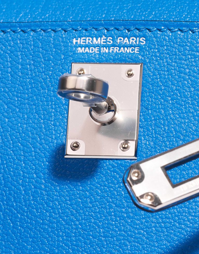 Pre-owned Hermès bag Kelly Mini Chèvre Mysore Blue Hydra Blue Closing System | Sell your designer bag on Saclab.com