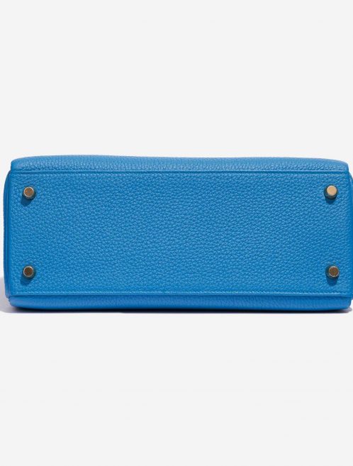 Pre-owned Hermès bag Kelly 28 Togo Blue Zanzibar Blue Bottom | Sell your designer bag on Saclab.com