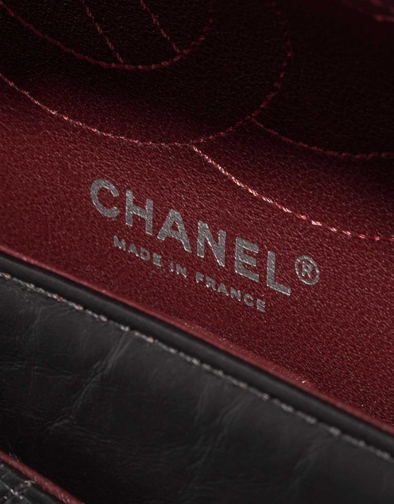 Pre-owned Chanel bag 2.55 Reissue 226 Calf Black Black Logo | Sell your designer bag on Saclab.com