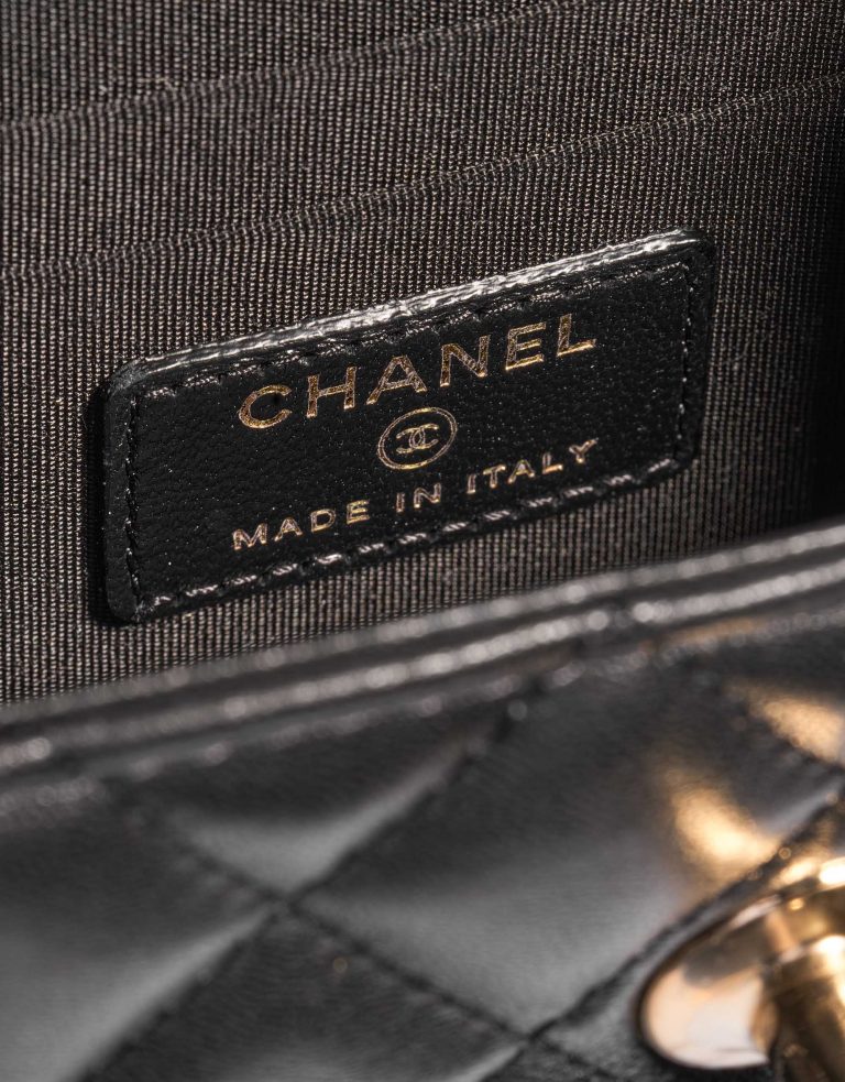 Pre-owned Chanel bag Clutch with Chain Lamb Black Black Logo | Sell your designer bag on Saclab.com