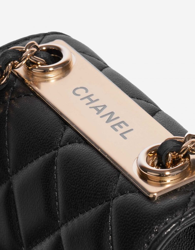 Pre-owned Chanel bag Clutch with Chain Lamb Black Black Logo | Sell your designer bag on Saclab.com