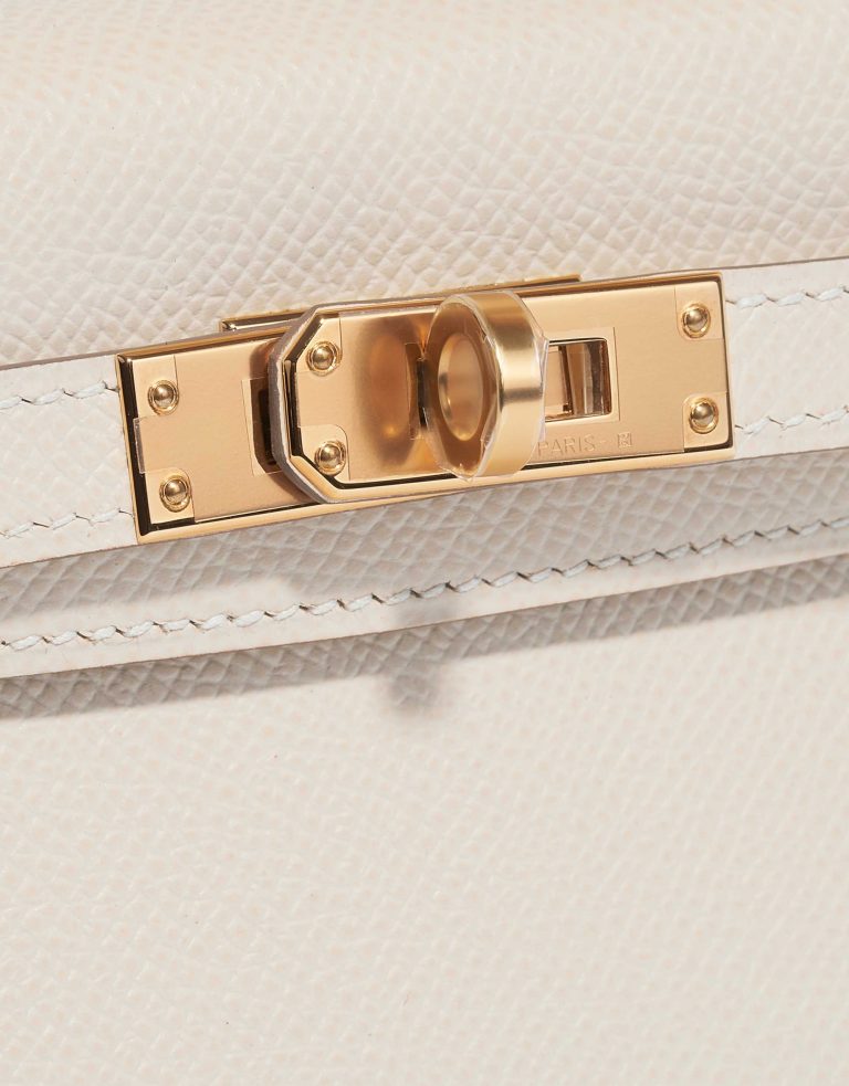 Pre-owned Hermès bag Kelly Mini Epsom Craie White Closing System | Sell your designer bag on Saclab.com