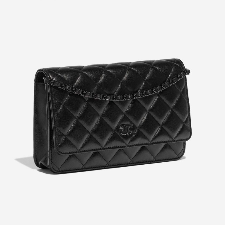 Pre-owned Chanel bag WOC Lamb So Black Black Side Front | Sell your designer bag on Saclab.com