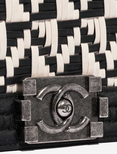 Pre-owned Chanel bag Boy Old Medium Lamb Black / White Black, White Closing System | Sell your designer bag on Saclab.com