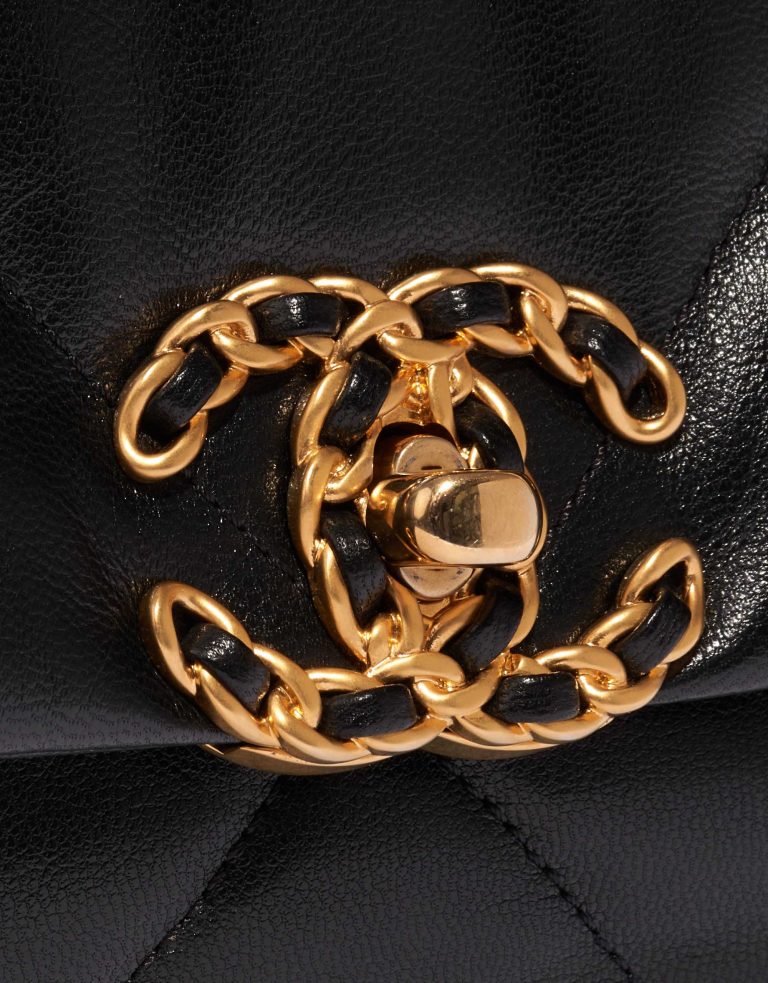 Pre-owned Chanel bag 19 Flap Bag Lamb Black Black Closing System | Sell your designer bag on Saclab.com