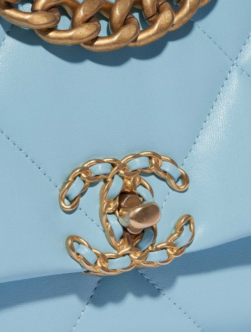Pre-owned Chanel bag 19 Flap Bag Lamb Sky Blue Blue Closing System | Sell your designer bag on Saclab.com