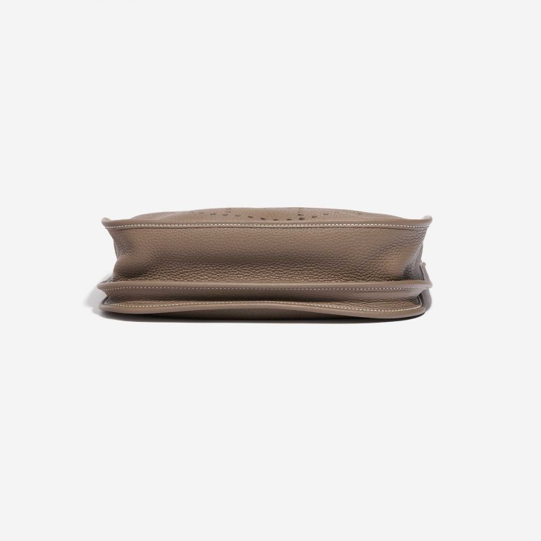 Pre-owned Hermès bag Evelyne 29 Clemence Etoupe Brown Bottom | Sell your designer bag on Saclab.com