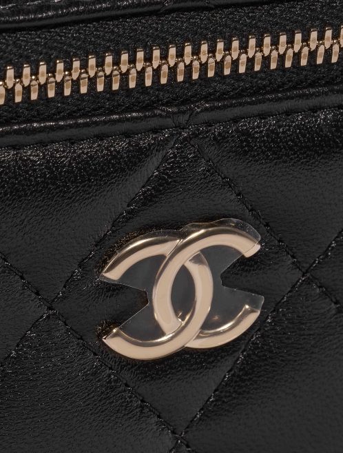Pre-owned Chanel bag Vanity Case Small Lamb Black Black Detail | Sell your designer bag on Saclab.com