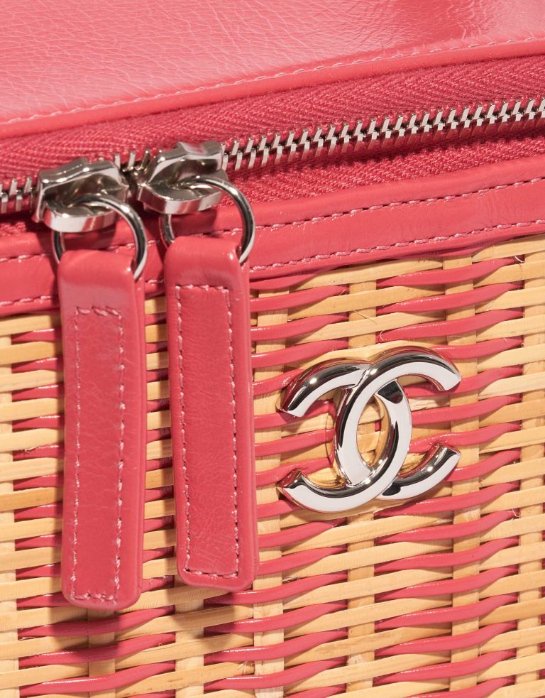 Pre-owned Chanel bag Vanity Medium Calf / Wicker Pink Beige, Pink Closing System | Sell your designer bag on Saclab.com
