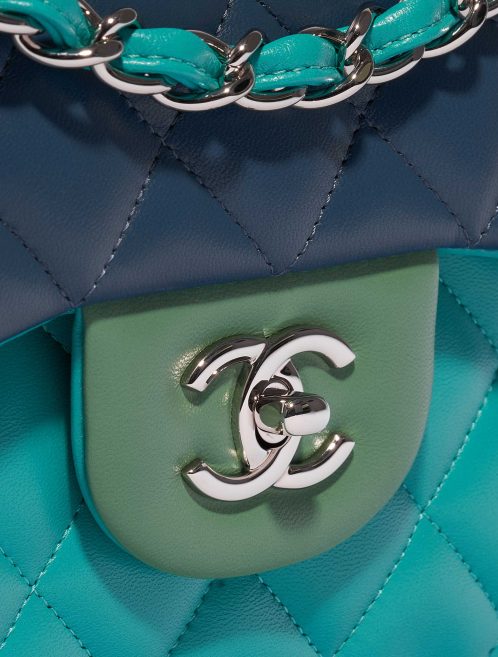 Pre-owned Chanel bag Timeless Jumbo Lamb Green / Turquoise / Blue Blue, Multicolour Closing System | Sell your designer bag on Saclab.com