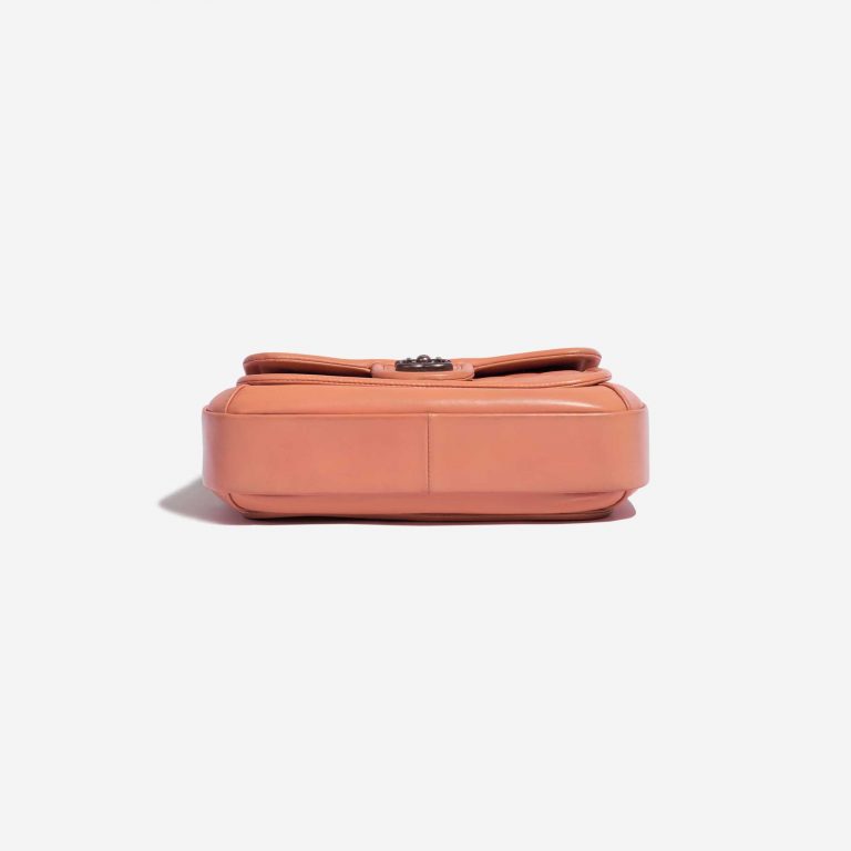 Pre-owned Chanel bag Timeless Handle Medium Lamb Beige Beige, Rose Bottom | Sell your designer bag on Saclab.com