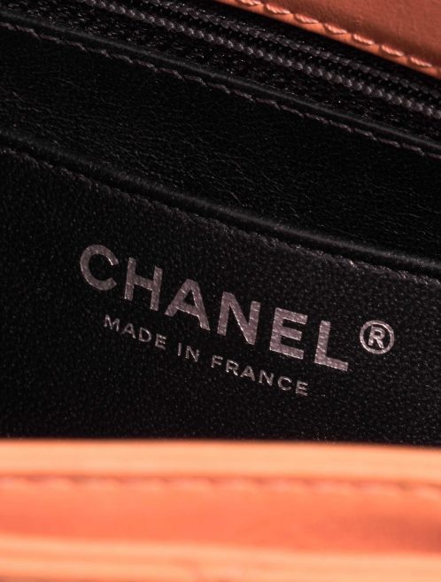 Pre-owned Chanel bag Timeless Handle Medium Lamb Beige Beige, Rose Logo | Sell your designer bag on Saclab.com