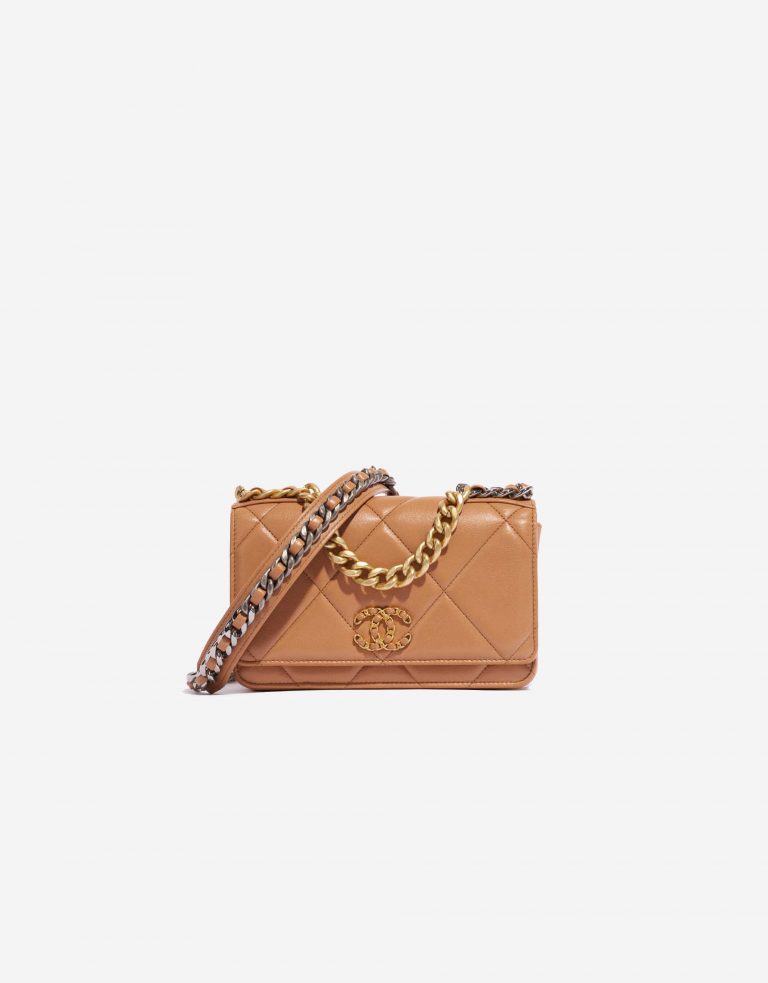 Pre-owned Chanel bag 19 WOC Lamb Brown Brown Front | Sell your designer bag on Saclab.com