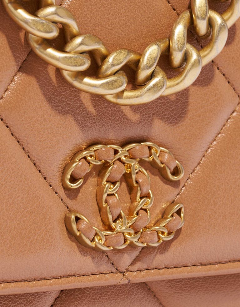 Pre-owned Chanel bag 19 WOC Lamb Brown Brown Front | Sell your designer bag on Saclab.com