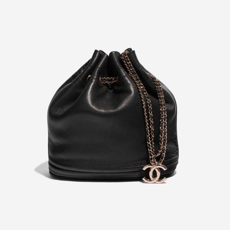 Pre-owned Chanel bag Drawstring Bucket Lamb Black Black Front | Sell your designer bag on Saclab.com