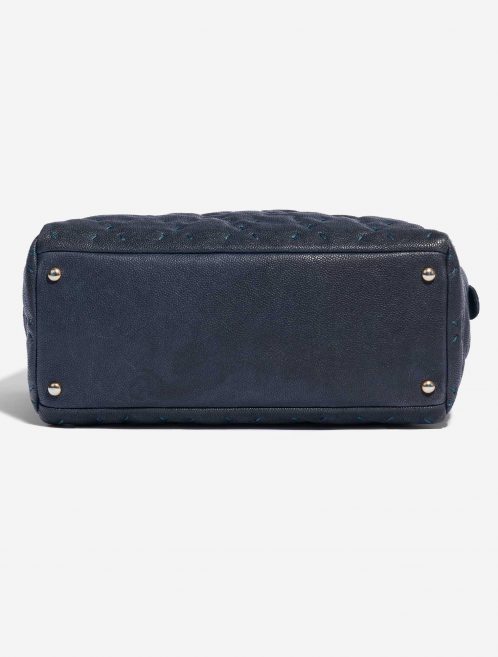 Pre-owned Chanel bag Shopping Tote PST Caviar Dark Blue Blue Bottom | Sell your designer bag on Saclab.com