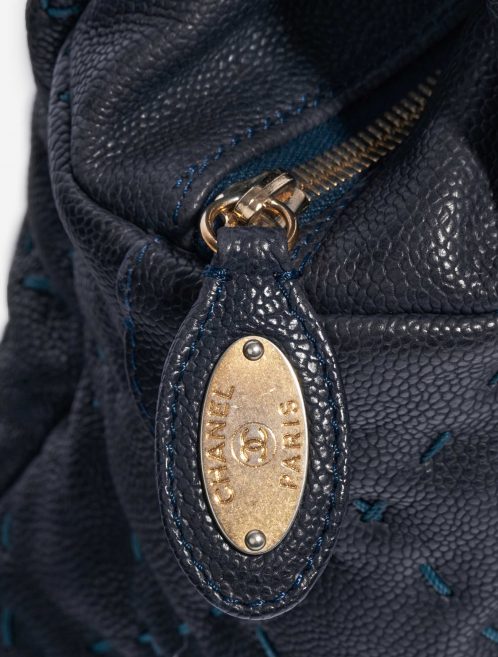 Pre-owned Chanel bag Shopping Tote PST Caviar Dark Blue Blue Closing System | Sell your designer bag on Saclab.com