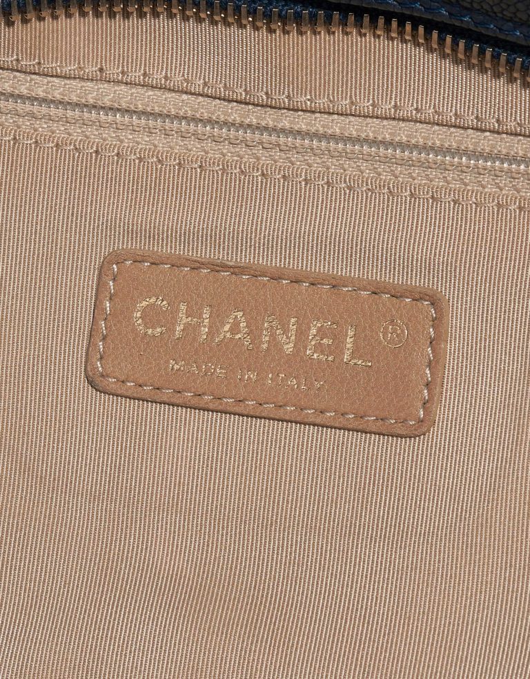 Pre-owned Chanel bag Shopping Tote PST Caviar Dark Blue Blue Logo | Sell your designer bag on Saclab.com