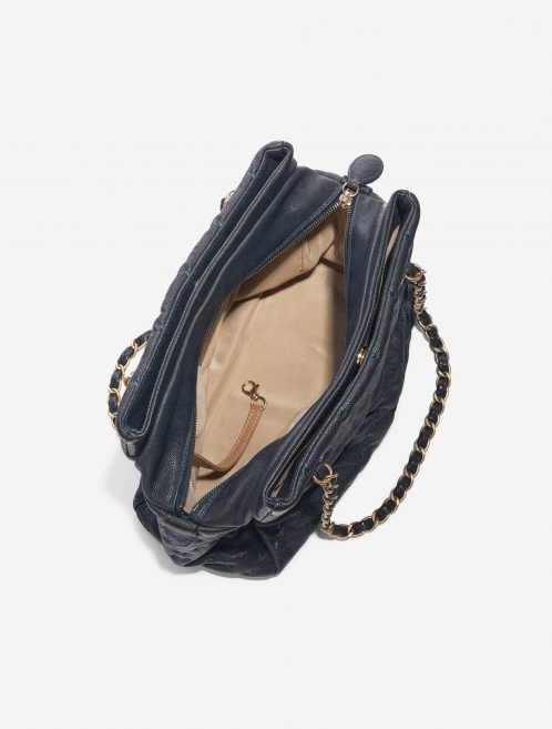 Pre-owned Chanel bag Shopping Tote PST Caviar Dark Blue Blue Inside | Sell your designer bag on Saclab.com