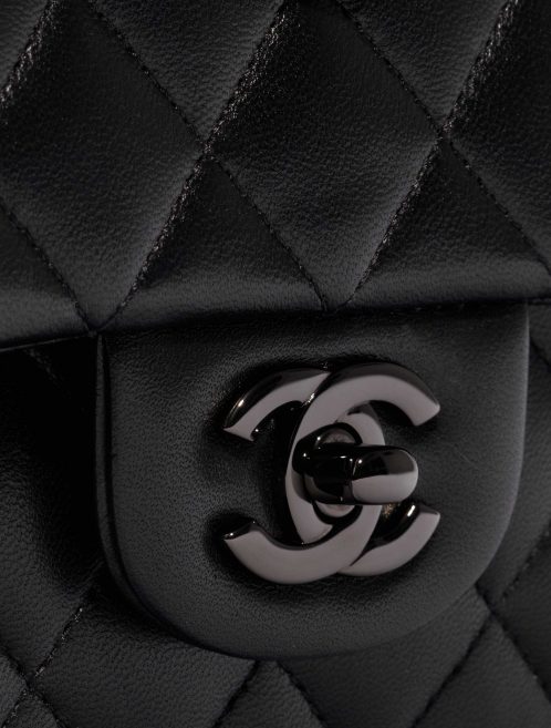 Pre-owned Chanel bag Timeless Medium Lamb So Black Black Closing System | Sell your designer bag on Saclab.com